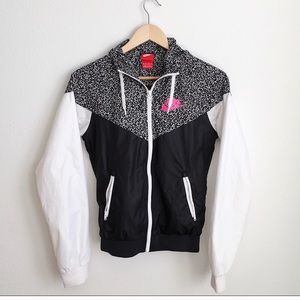NIKE WINDBREAKER